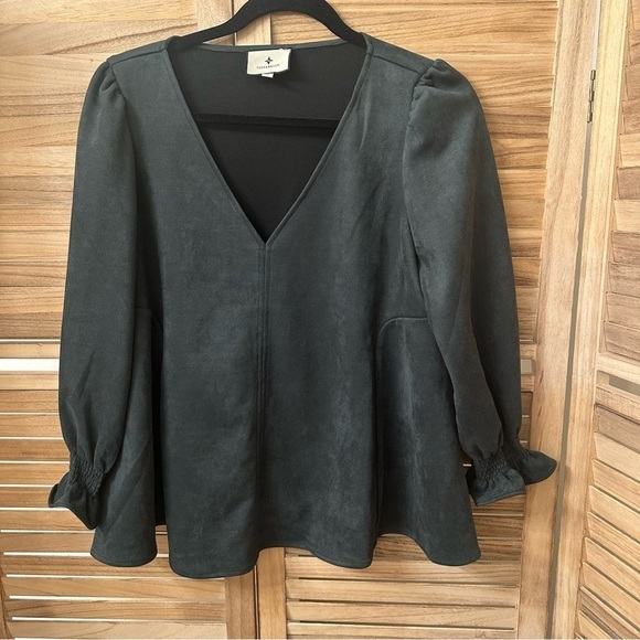 TUCKERNUCK Malachite Suede Easton Blouse in green size M - Picture 2 of 4